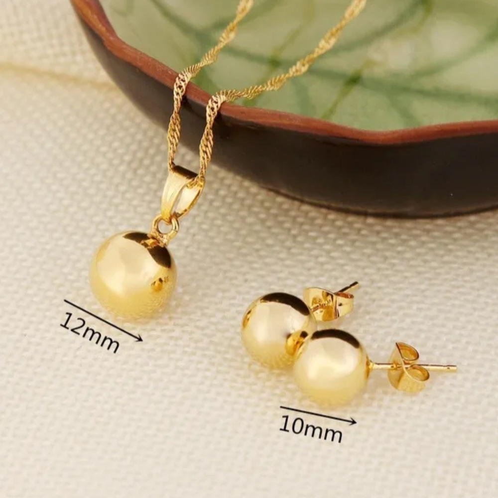Elegant Gold Pendant and Earring Set